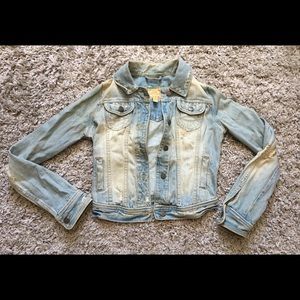 Abercrombie & Fitch distressed jean jacket